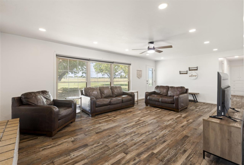 3 Bedrooms Bedrooms, 0 ,2 BathroomsBathrooms,Residential,Single Family,Frontier,1,132727