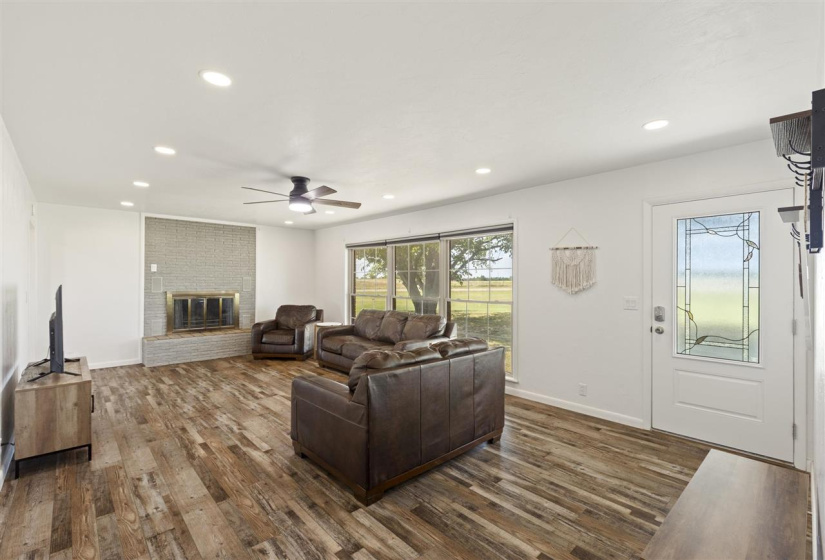 3 Bedrooms Bedrooms, 0 ,2 BathroomsBathrooms,Residential,Single Family,Frontier,1,132727