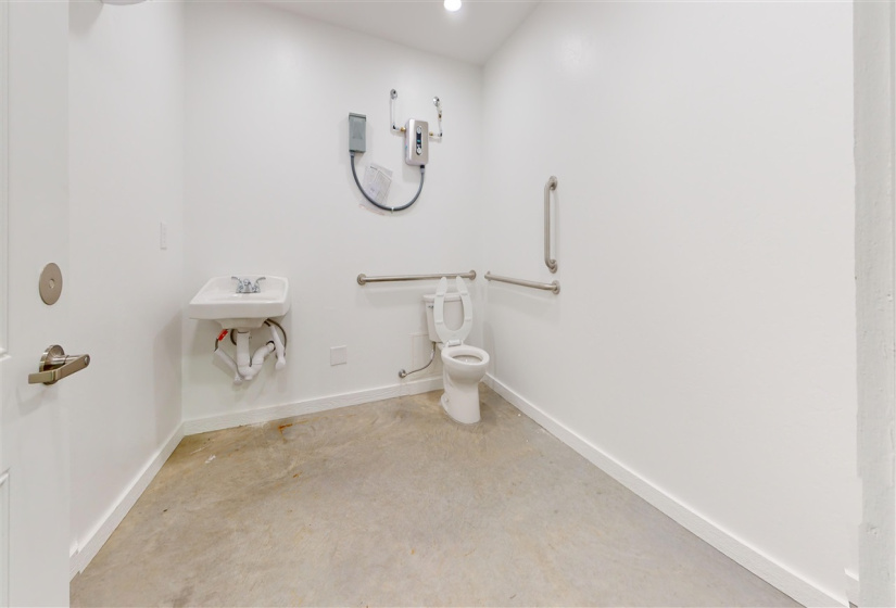 0 , 0 ,11 BathroomsBathrooms,Commercial/industrial,Industrial,Park,1,130717