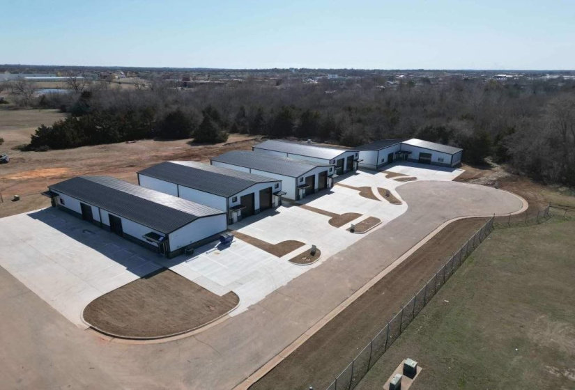 0 , 0 ,11 BathroomsBathrooms,Commercial/industrial,Industrial,Park,1,130717