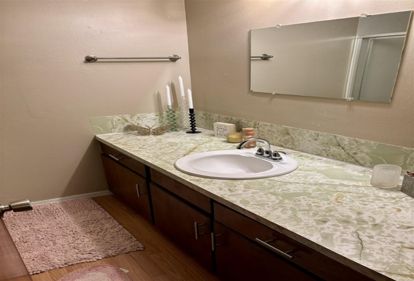 0 , 0 ,6 BathroomsBathrooms,Multi-family,Apartments,West,2,132738