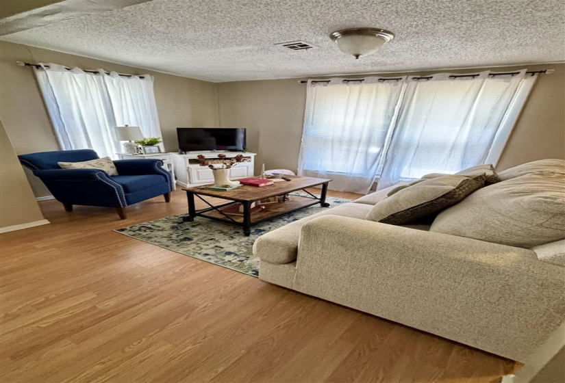 0 , 0 ,6 BathroomsBathrooms,Multi-family,Apartments,West,2,132738