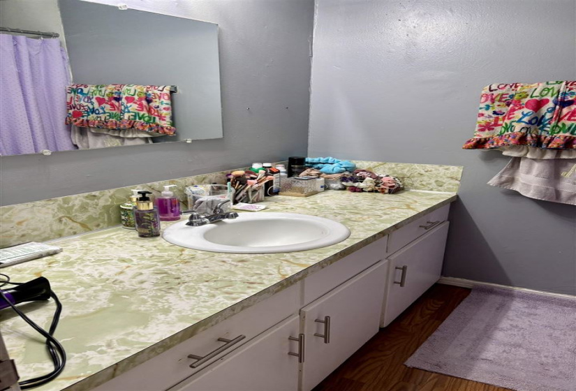 0 , 0 ,6 BathroomsBathrooms,Multi-family,Apartments,West,2,132738