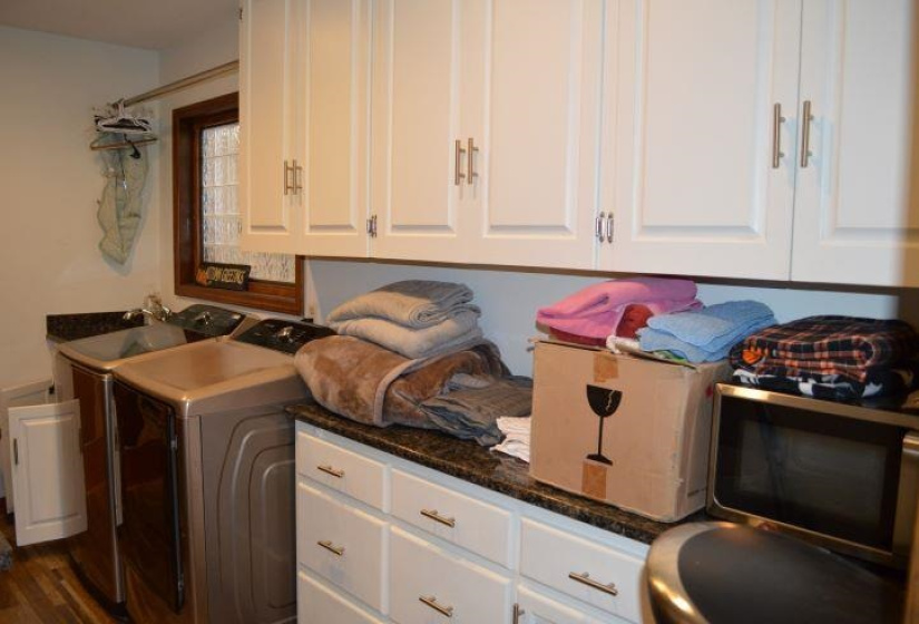 4 Bedrooms Bedrooms, 0 ,5 BathroomsBathrooms,Residential,Single Family,Country Club,1.5,132729