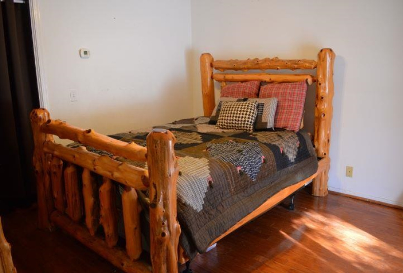 4 Bedrooms Bedrooms, 0 ,5 BathroomsBathrooms,Residential,Single Family,Country Club,1.5,132729