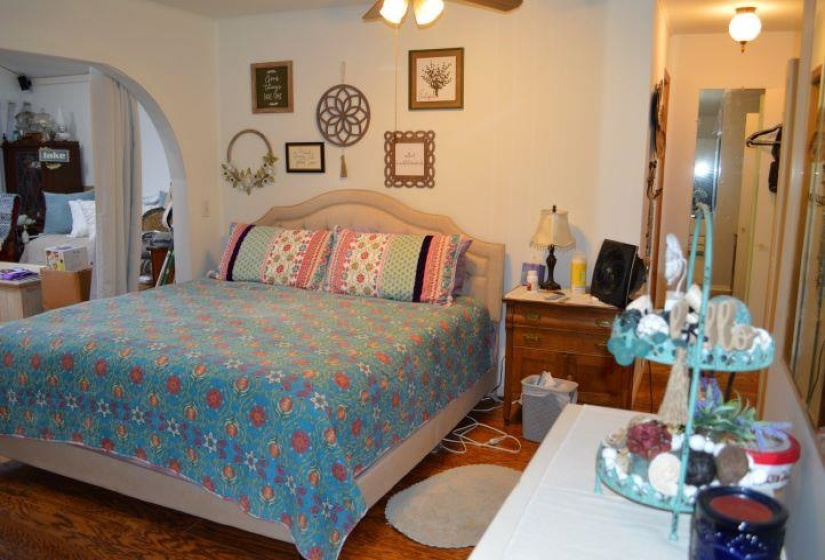 4 Bedrooms Bedrooms, 0 ,5 BathroomsBathrooms,Residential,Single Family,Country Club,1.5,132729