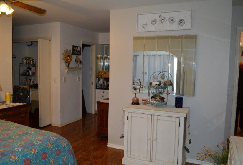 4 Bedrooms Bedrooms, 0 ,5 BathroomsBathrooms,Residential,Single Family,Country Club,1.5,132729
