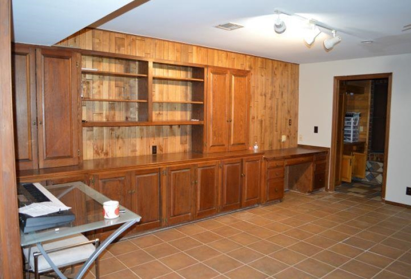 4 Bedrooms Bedrooms, 0 ,5 BathroomsBathrooms,Residential,Single Family,Country Club,1.5,132729