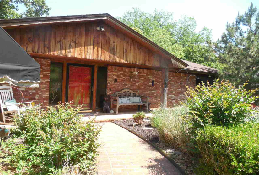 4 Bedrooms Bedrooms, 0 ,5 BathroomsBathrooms,Residential,Single Family,Country Club,1.5,132729