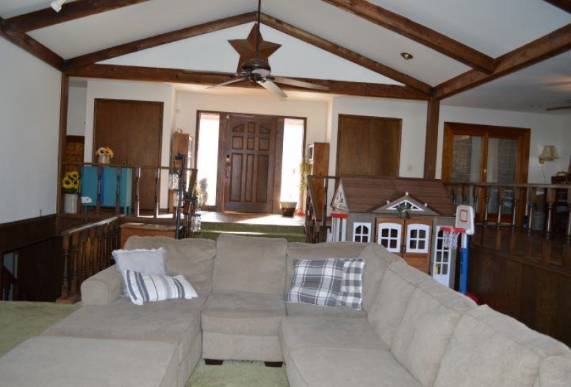 4 Bedrooms Bedrooms, 0 ,5 BathroomsBathrooms,Residential,Single Family,Country Club,1.5,132729