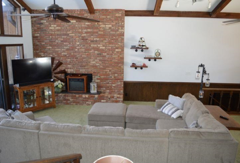 4 Bedrooms Bedrooms, 0 ,5 BathroomsBathrooms,Residential,Single Family,Country Club,1.5,132729