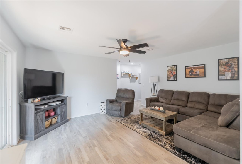 3 Bedrooms Bedrooms, 0 ,1 BathroomBathrooms,Residential,Single Family,Ridgecrest,1,132732