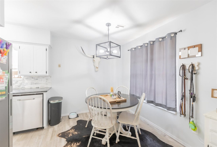 3 Bedrooms Bedrooms, 0 ,1 BathroomBathrooms,Residential,Single Family,Ridgecrest,1,132732