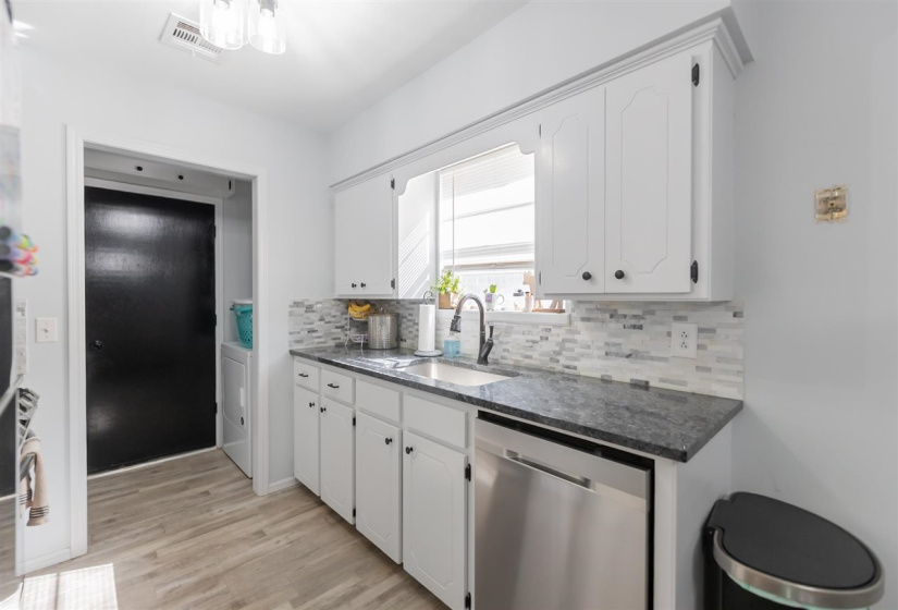 3 Bedrooms Bedrooms, 0 ,1 BathroomBathrooms,Residential,Single Family,Ridgecrest,1,132732