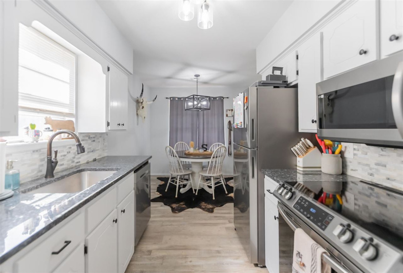 3 Bedrooms Bedrooms, 0 ,1 BathroomBathrooms,Residential,Single Family,Ridgecrest,1,132732
