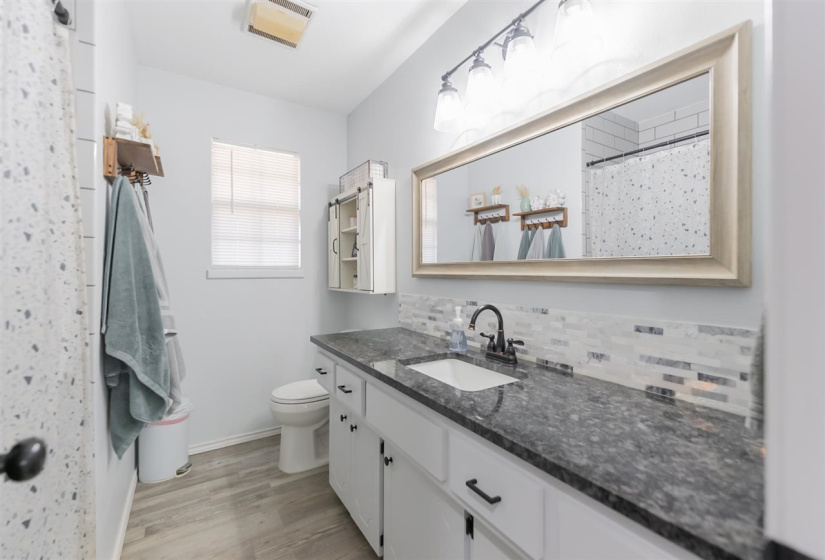 3 Bedrooms Bedrooms, 0 ,1 BathroomBathrooms,Residential,Single Family,Ridgecrest,1,132732