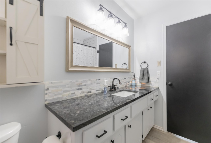 3 Bedrooms Bedrooms, 0 ,1 BathroomBathrooms,Residential,Single Family,Ridgecrest,1,132732