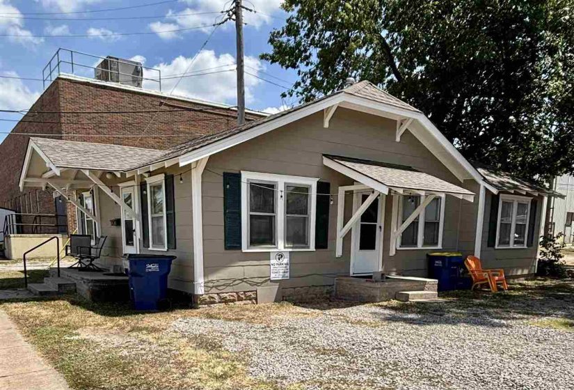 2 Bedrooms Bedrooms, 0 ,1 BathroomBathrooms,Residential,Single Family,Maple,1,132737