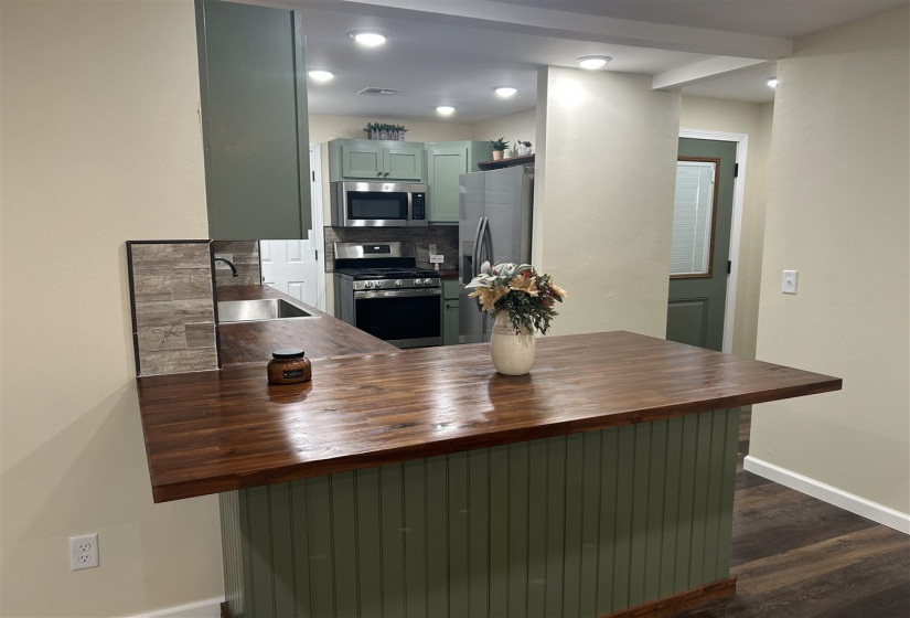 3 Bedrooms Bedrooms, 0 ,2 BathroomsBathrooms,Residential,Single Family,French,1.5,132745