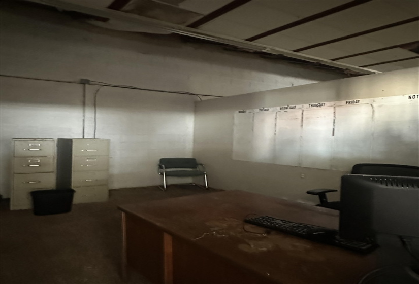 0 , 0 ,3 BathroomsBathrooms,Commercial/industrial,Commercial,Broadway,1,132749
