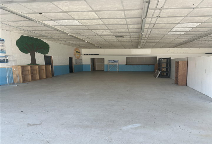 0 , 0 ,3 BathroomsBathrooms,Commercial/industrial,Commercial,Broadway,1,132749