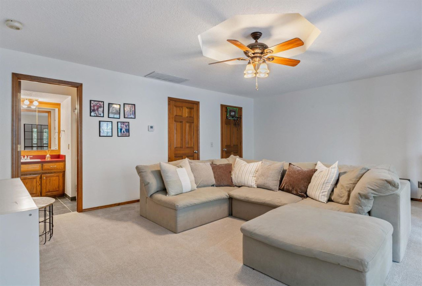 4 Bedrooms Bedrooms, 0 ,3 BathroomsBathrooms,Residential,Single Family,Iba,1.5,132750