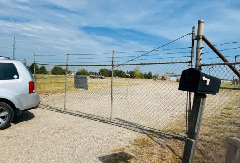 0 , 0 ,0,Lots/land,Unplatted,Lakeview,0,132752