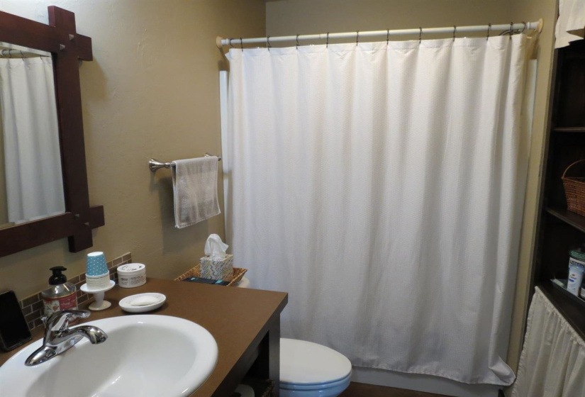 0 , 0 ,3 BathroomsBathrooms,Multi-family,Duplex,22nd,1,132754