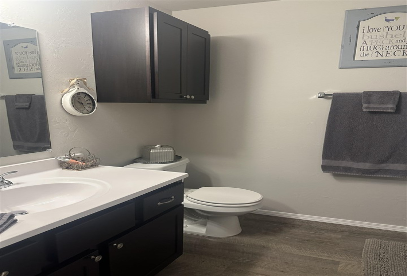 3 Bedrooms Bedrooms, 0 ,2 BathroomsBathrooms,Residential,Single Family,Kinder Wells,1,132771