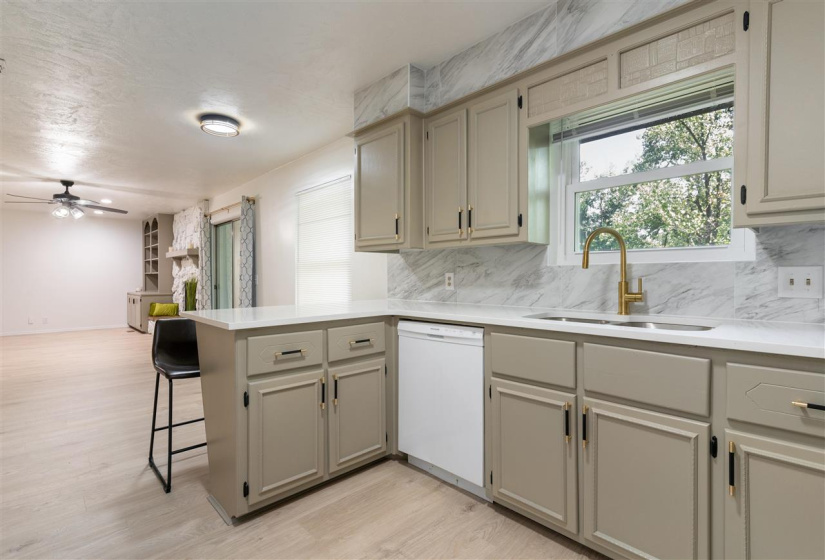 4 Bedrooms Bedrooms, 0 ,2 BathroomsBathrooms,Residential,Single Family,Thomas,1,132522