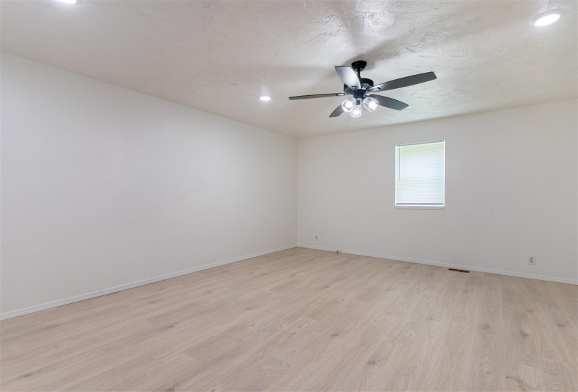 4 Bedrooms Bedrooms, 0 ,2 BathroomsBathrooms,Residential,Single Family,Thomas,1,132522