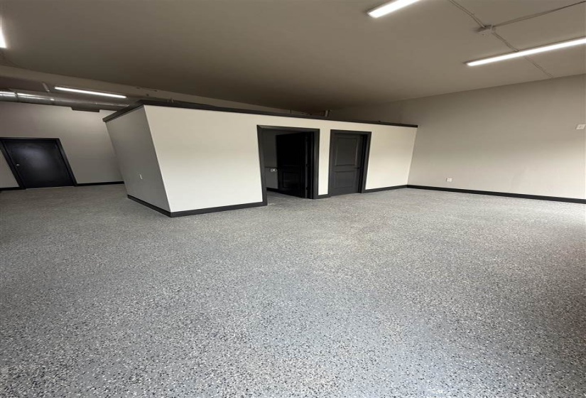 0 , 0 ,11 BathroomsBathrooms,Commercial/industrial,Industrial,Jardot,1,132783