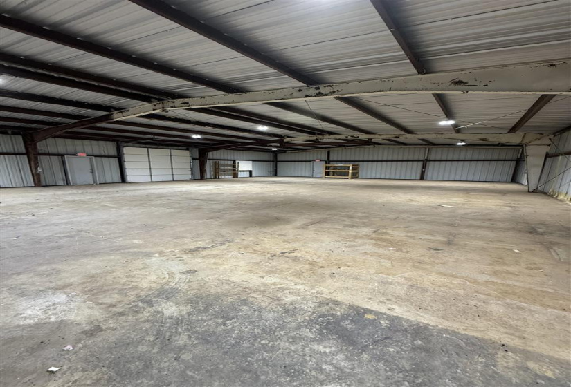 0 , 0 ,11 BathroomsBathrooms,Commercial/industrial,Industrial,Jardot,1,132783