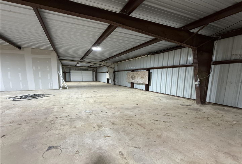 0 , 0 ,11 BathroomsBathrooms,Commercial/industrial,Industrial,Jardot,1,132783