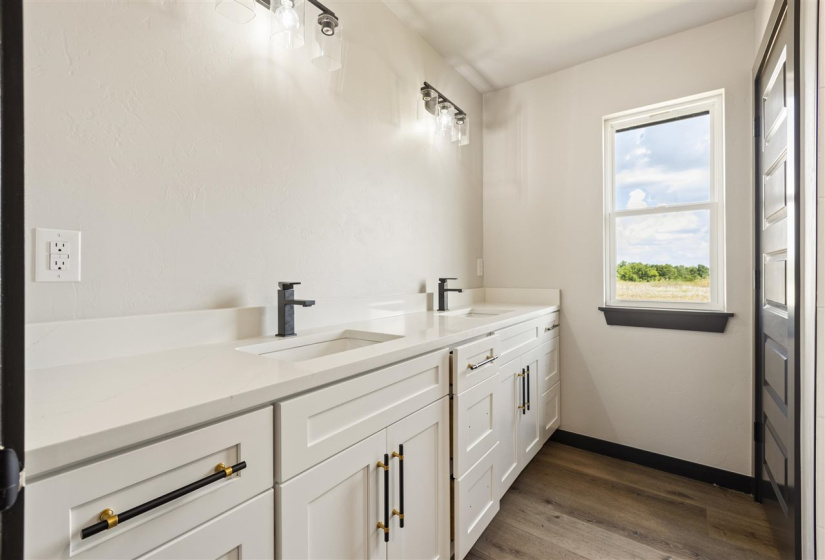 4 Bedrooms Bedrooms, 0 ,3 BathroomsBathrooms,Residential,Single Family,Bison,1,132777