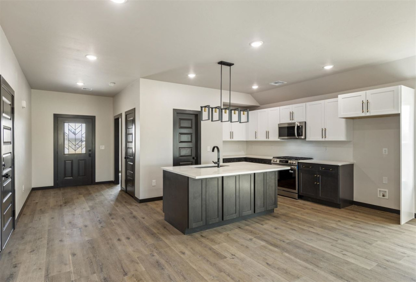 4 Bedrooms Bedrooms, 0 ,3 BathroomsBathrooms,Residential,Single Family,Bison,1,132777