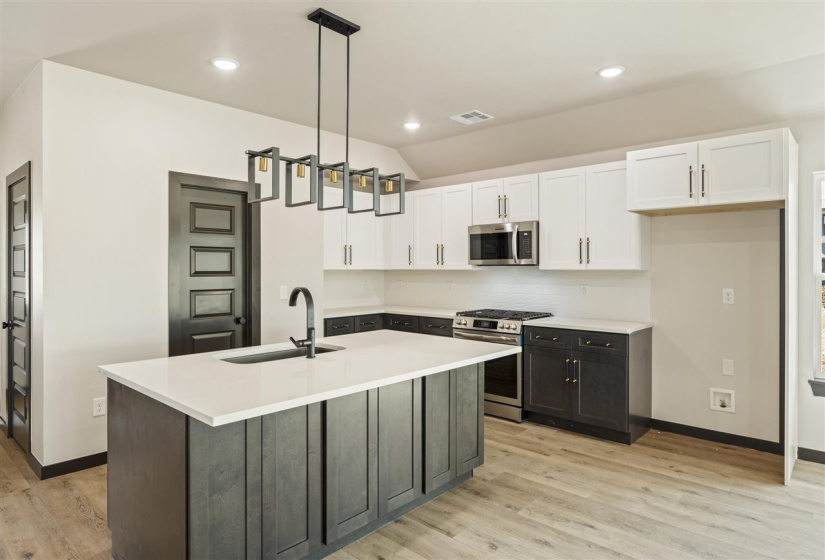 4 Bedrooms Bedrooms, 0 ,3 BathroomsBathrooms,Residential,Single Family,Bison,1,132777