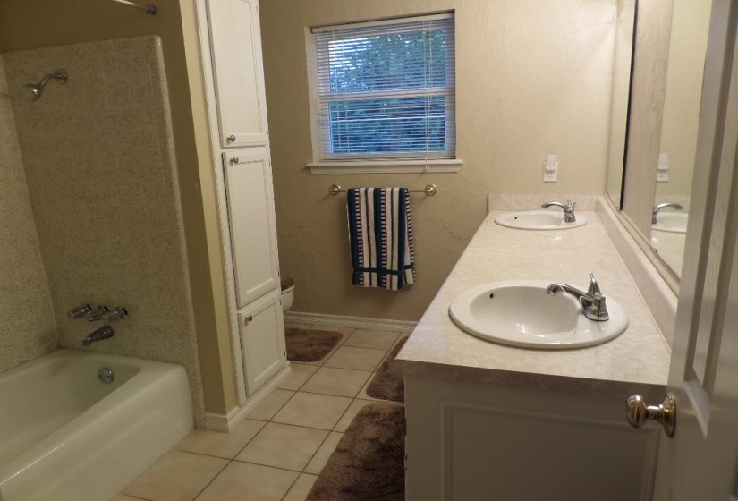 3 Bedrooms Bedrooms, 0 ,2 BathroomsBathrooms,Residential,Single Family,Tulsa,1.5,132782