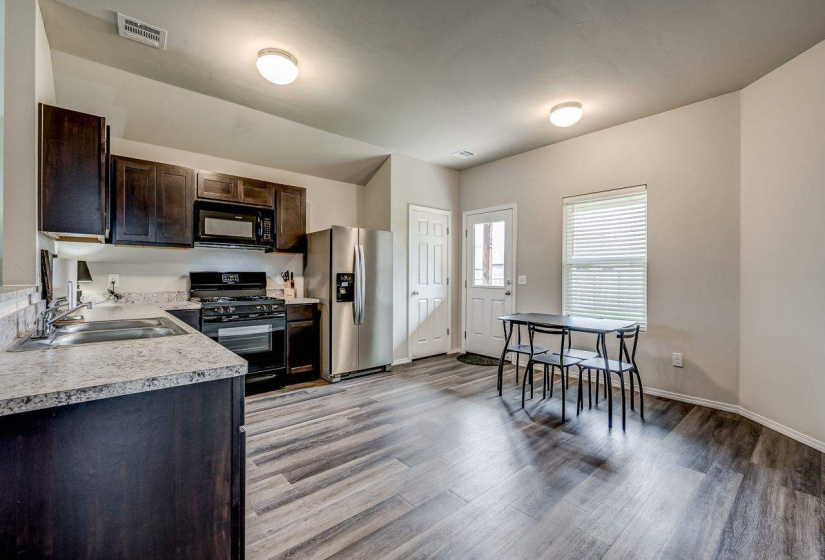 3 Bedrooms Bedrooms, 0 ,2 BathroomsBathrooms,Residential,Single Family,Ridgecrest,1,132787