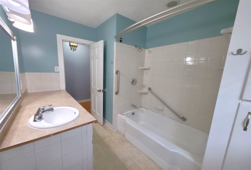 2 Bedrooms Bedrooms, 0 ,1 BathroomBathrooms,Residential,Single Family,13th,1,132794