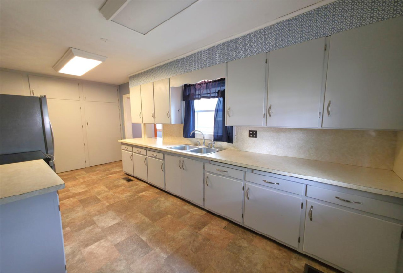 2 Bedrooms Bedrooms, 0 ,1 BathroomBathrooms,Residential,Single Family,13th,1,132794