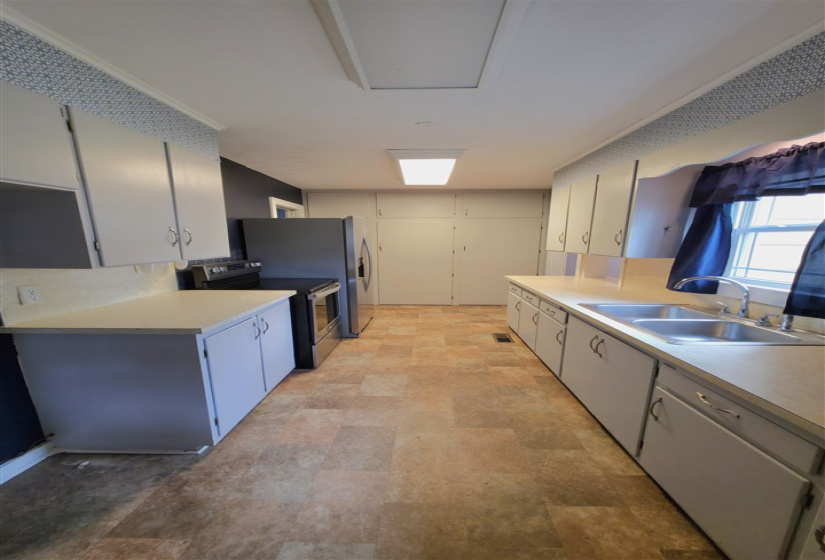 2 Bedrooms Bedrooms, 0 ,1 BathroomBathrooms,Residential,Single Family,13th,1,132794