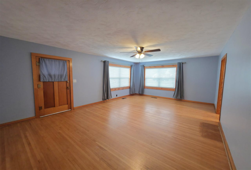 2 Bedrooms Bedrooms, 0 ,1 BathroomBathrooms,Residential,Single Family,13th,1,132794