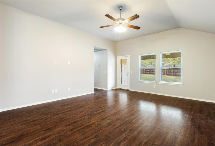 4 Bedrooms Bedrooms, 0 ,2 BathroomsBathrooms,Residential,Single Family,Linford,1,132795
