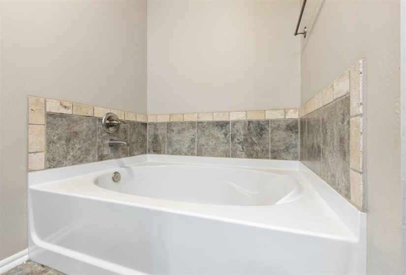 4 Bedrooms Bedrooms, 0 ,2 BathroomsBathrooms,Residential,Single Family,Linford,1,132795
