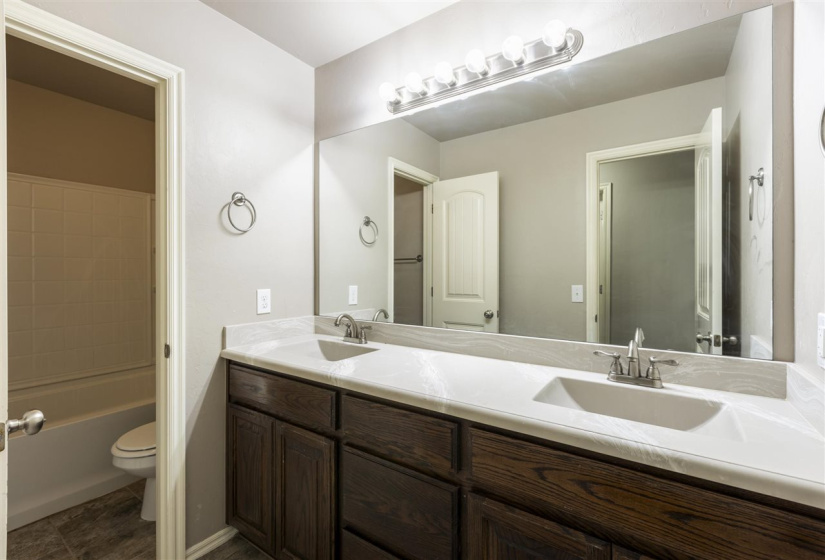 4 Bedrooms Bedrooms, 0 ,2 BathroomsBathrooms,Residential,Single Family,Linford,1,132795