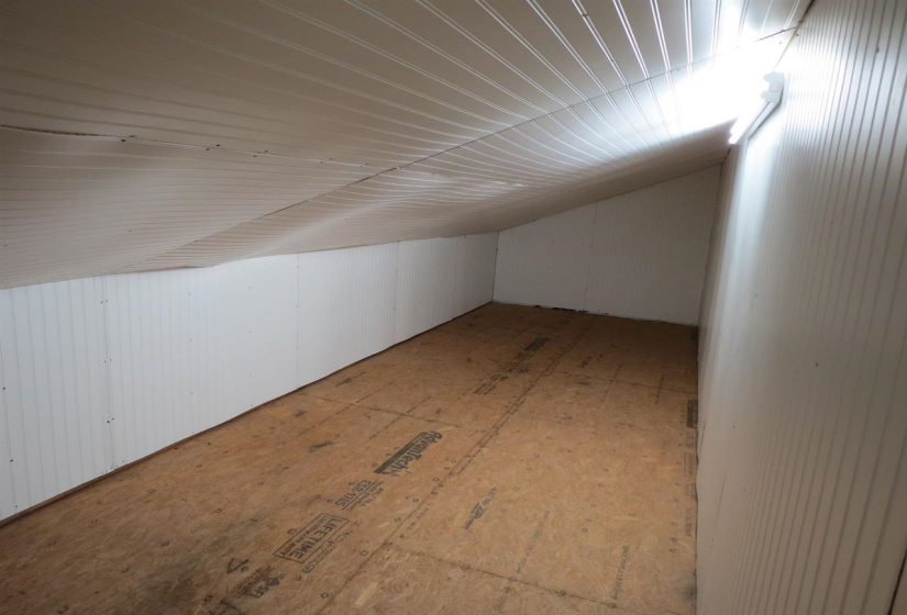 3 Bedrooms Bedrooms, 0 ,2 BathroomsBathrooms,Residential,Single Family,Royal Oak,2,132800