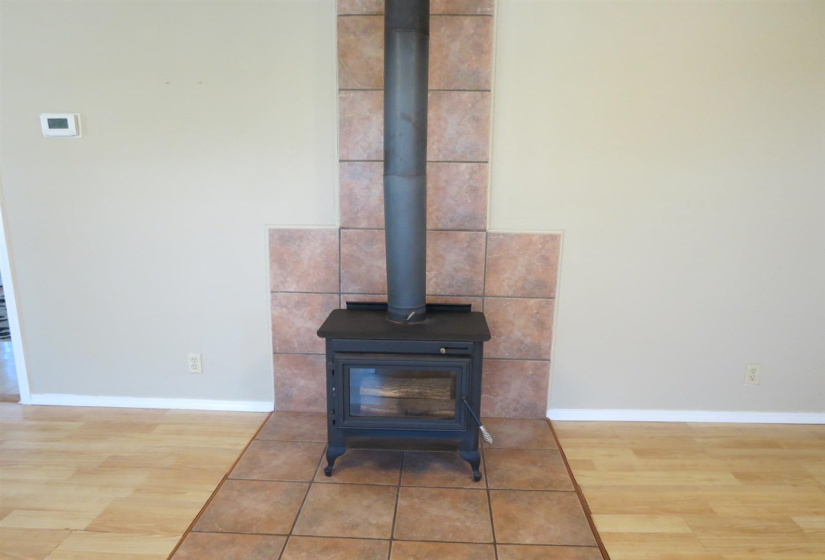 3 Bedrooms Bedrooms, 0 ,2 BathroomsBathrooms,Residential,Single Family,Royal Oak,2,132800