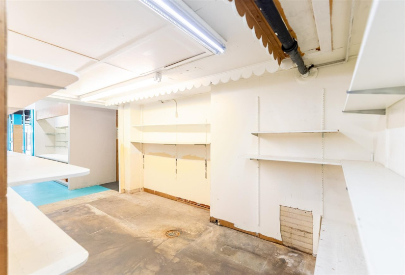 0 , 0 ,3 BathroomsBathrooms,Commercial/industrial,Commercial,Main,2,132805