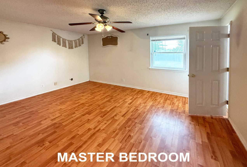 3 Bedrooms Bedrooms, 0 ,1 BathroomBathrooms,Residential,Single Family,Sharp,1,132804
